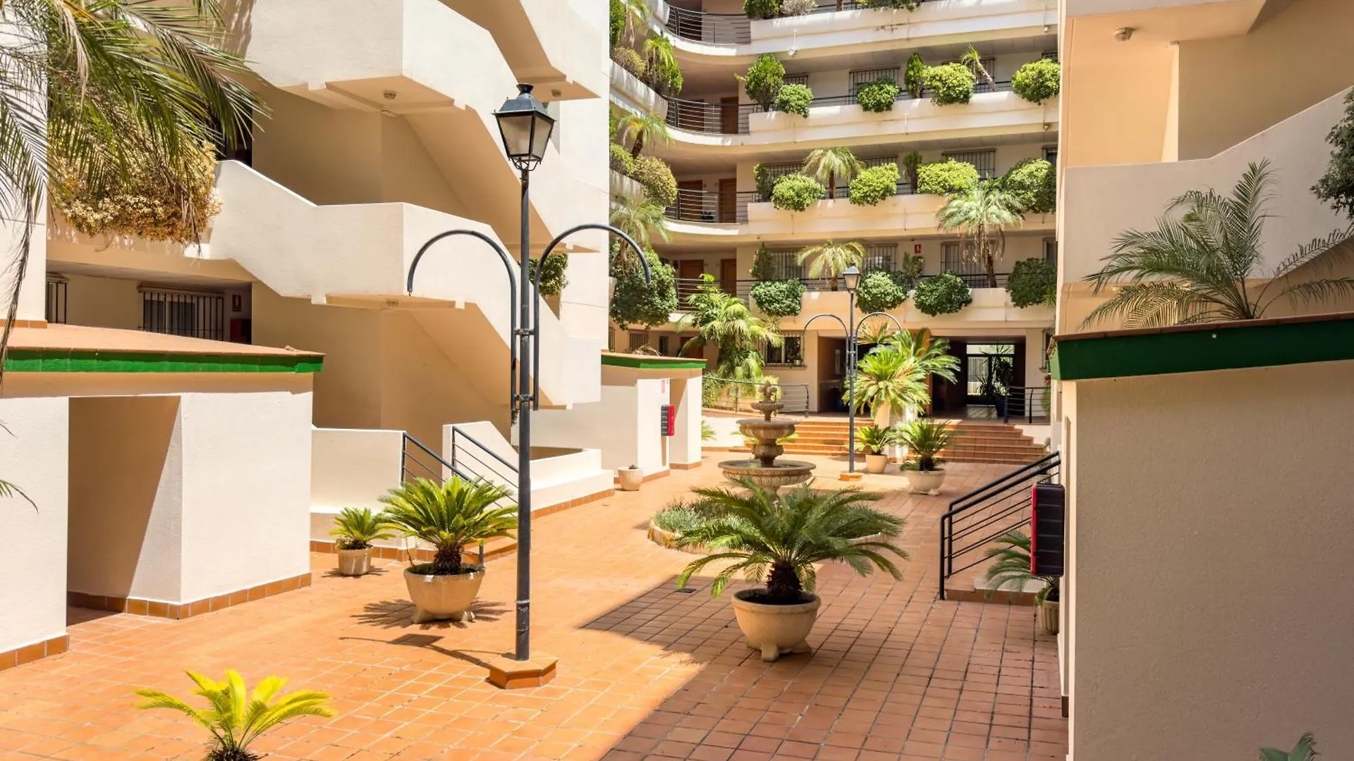 Xallas Golfside Apartment Marbella