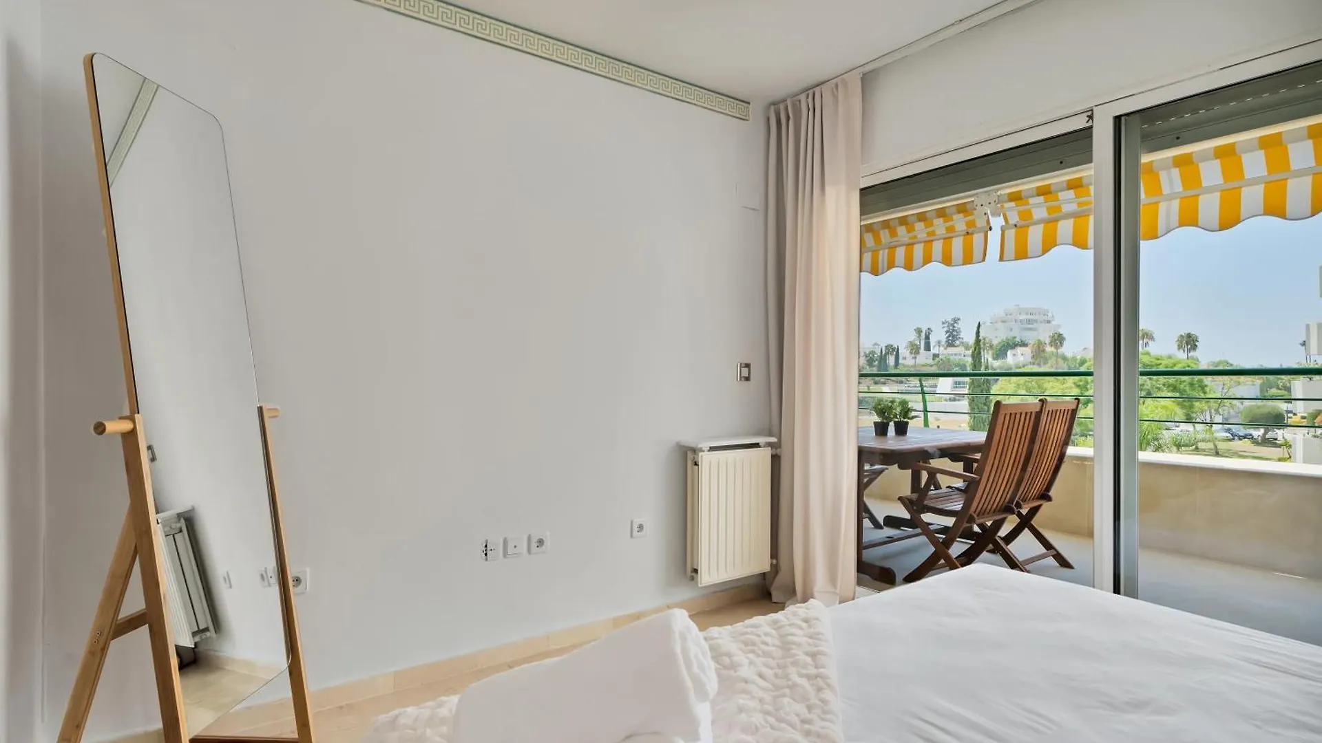 Xallas Golfside Apartment Marbella